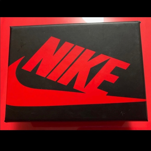 AirPod Case - Picture 5 of 8